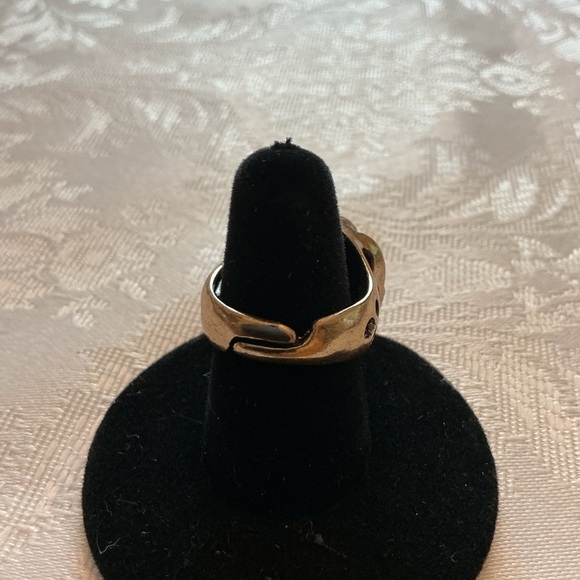 Emerald Glass Stone Gold Tone Ring - Picture 5 of 5